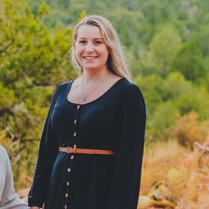 Meet your Posher, Alyssa